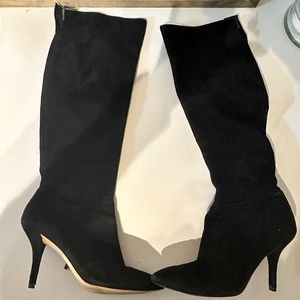 Perfect real suede black boots